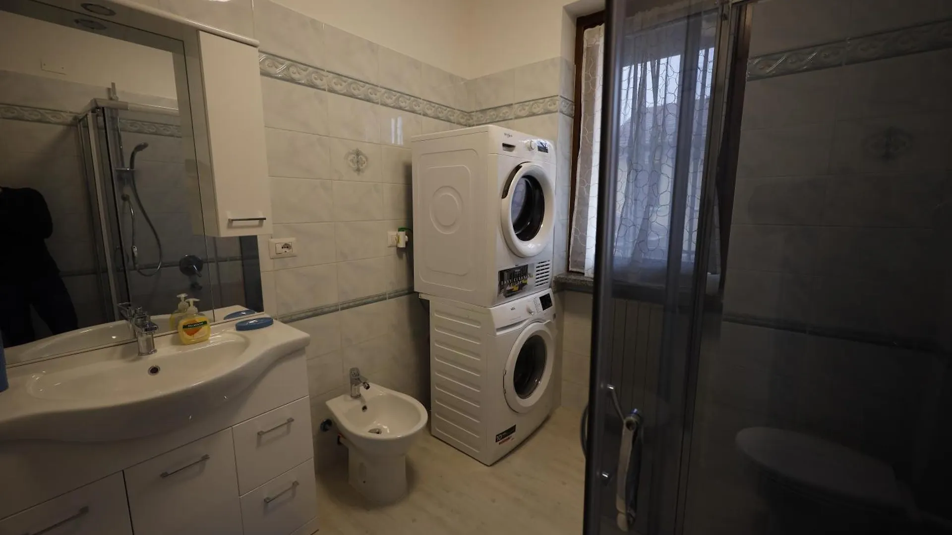 Placido'S B&B Rho 0*,  Italien
